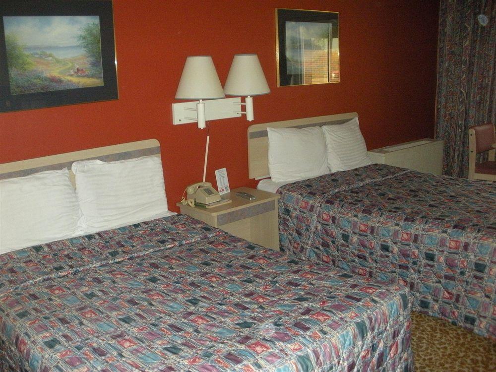 Clinton Regency Inn And Conference Center מראה חיצוני תמונה